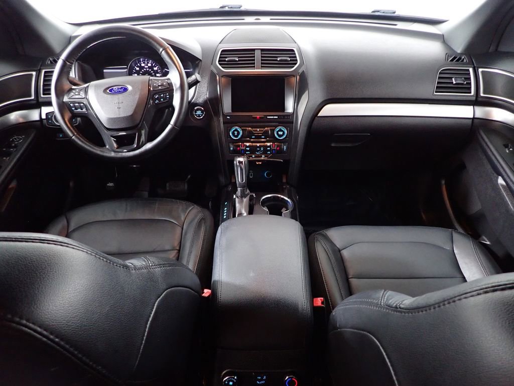 Used 2017 Ford Explorer XLT w/ Equipment Group 202A image 38
