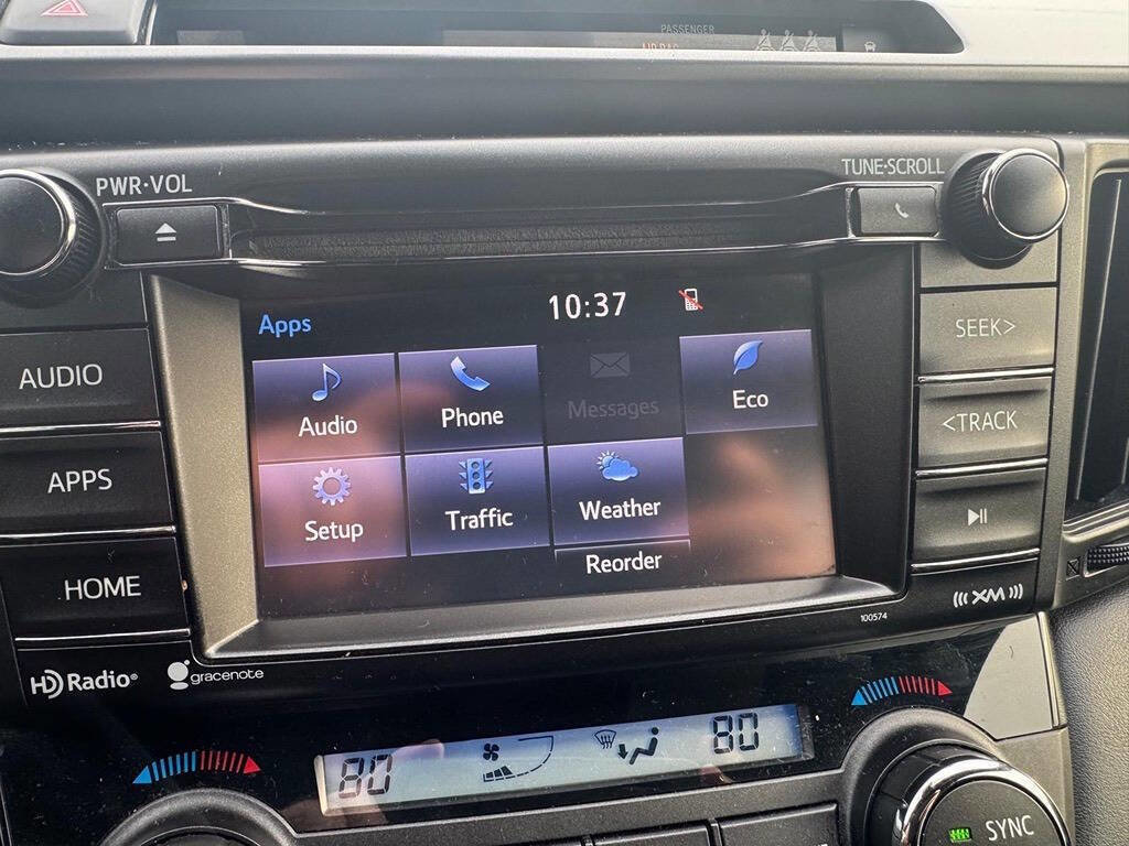 Used 2018 Toyota RAV4 SE image 21