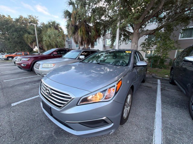 Used 2017 Hyundai Sonata SE w/ Cargo Package
