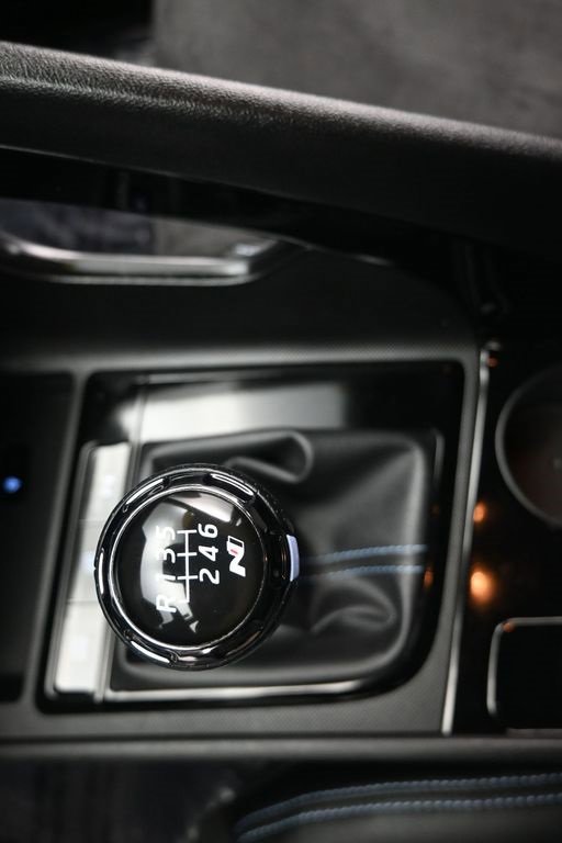 Used 2025 Hyundai Elantra N Base image 31