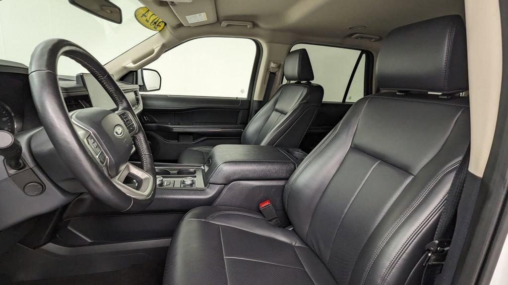 Certified 2024 Ford Expedition XLT AWD/4WD image 2