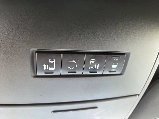 Used 2020 Dodge Grand Caravan GT FWD image 32