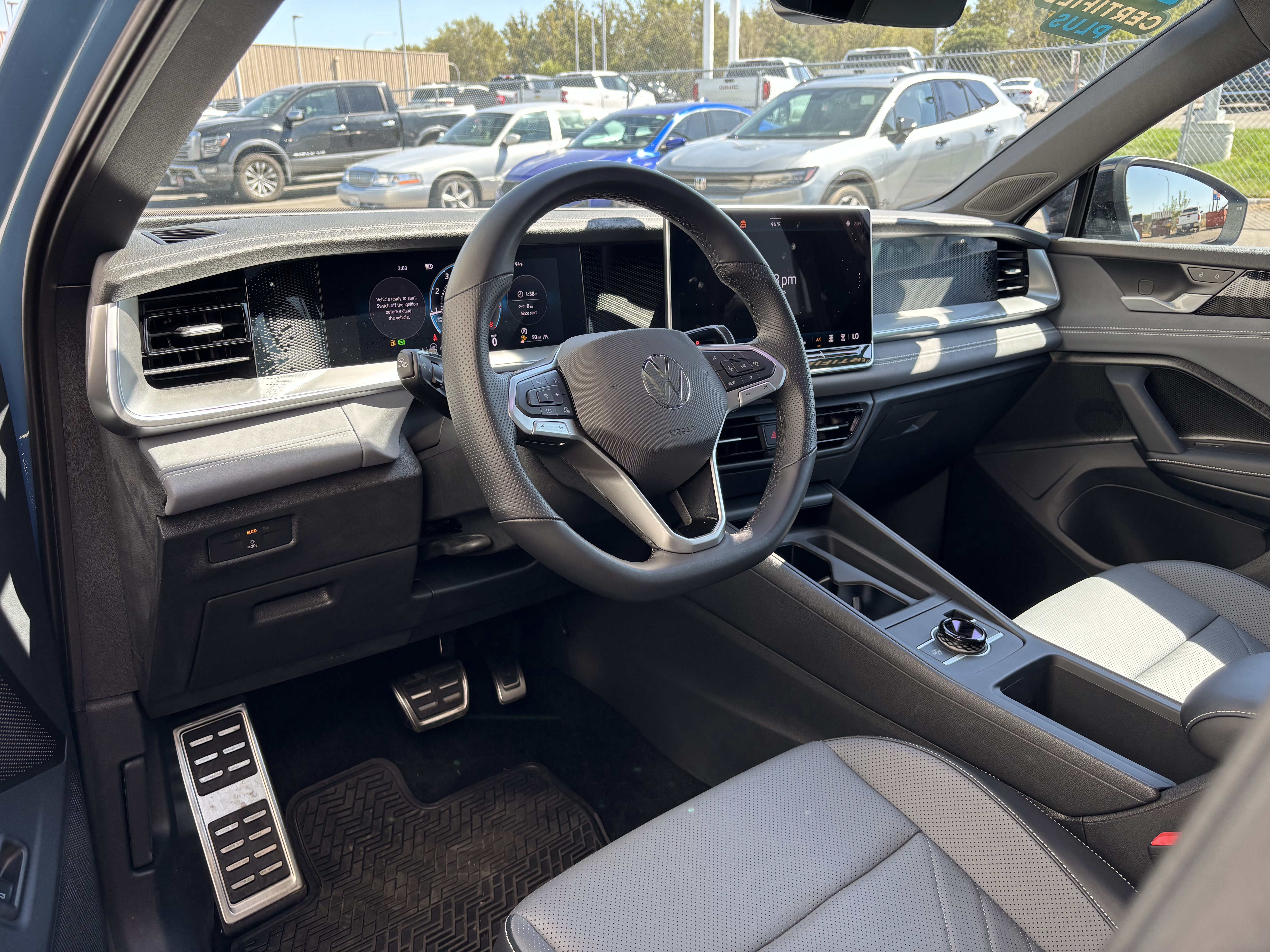 Used 2025 Volkswagen Tiguan SE R-Line AWD/4WD image 15