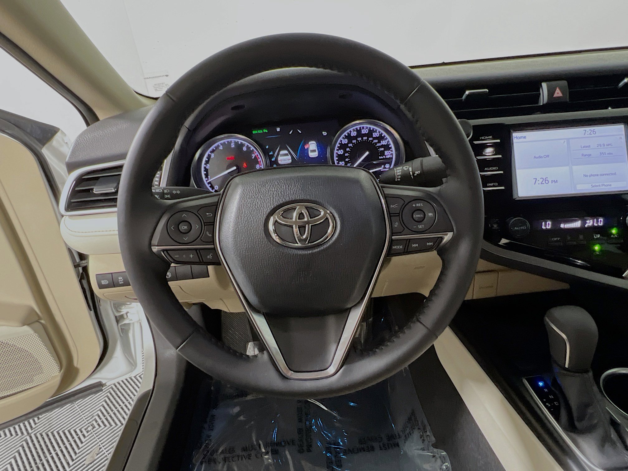 Used 2018 Toyota Camry XLE FWD image 18