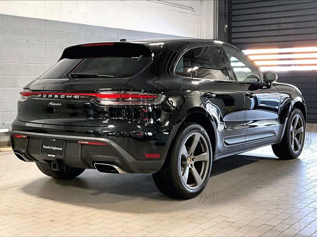 Certified 2023 Porsche Macan AWD/4WD image 17