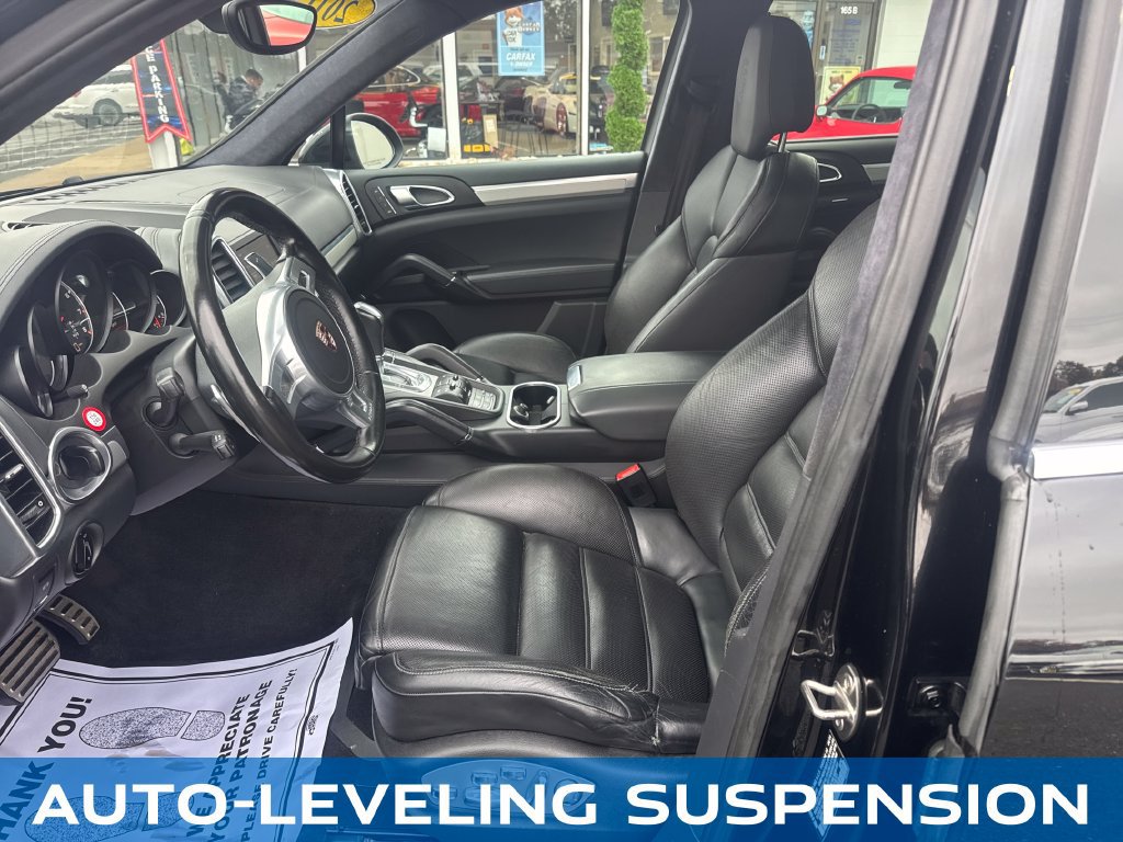 Used 2011 Porsche Cayenne Turbo AWD/4WD image 10