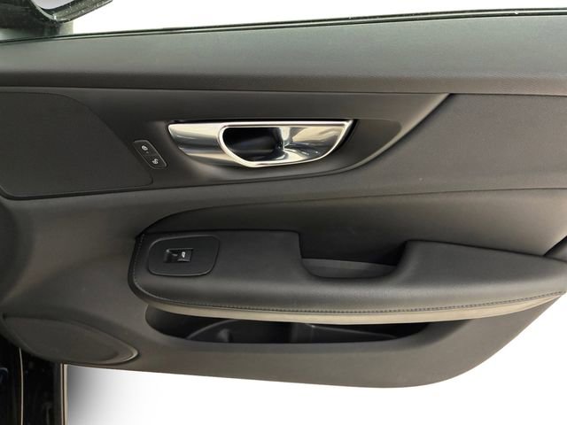 Used 2023 Volvo S60 T8 Plus image 15