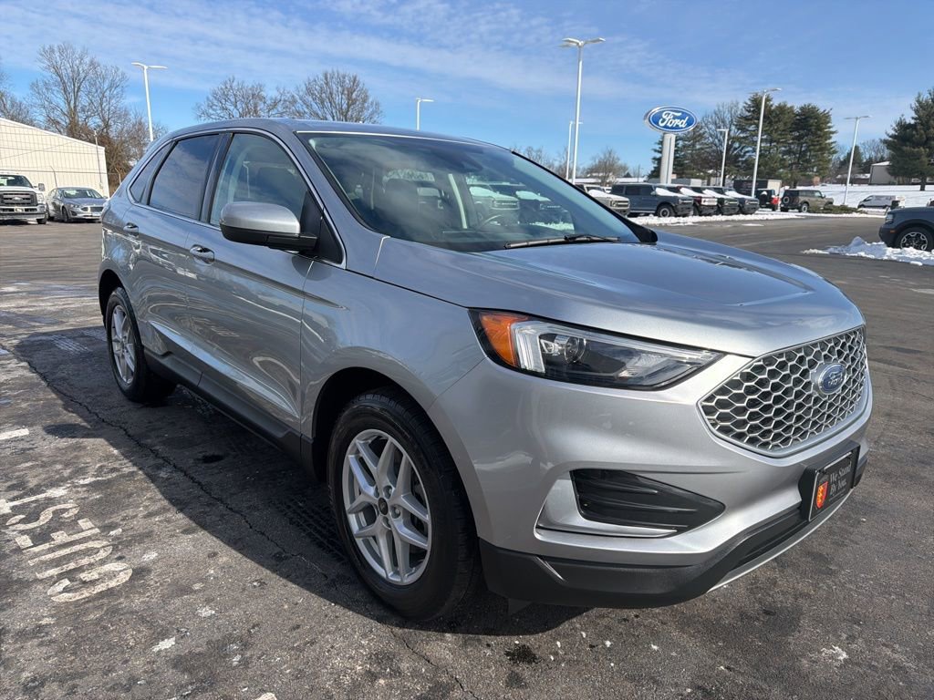 Used 2024 Ford Edge SEL image 7