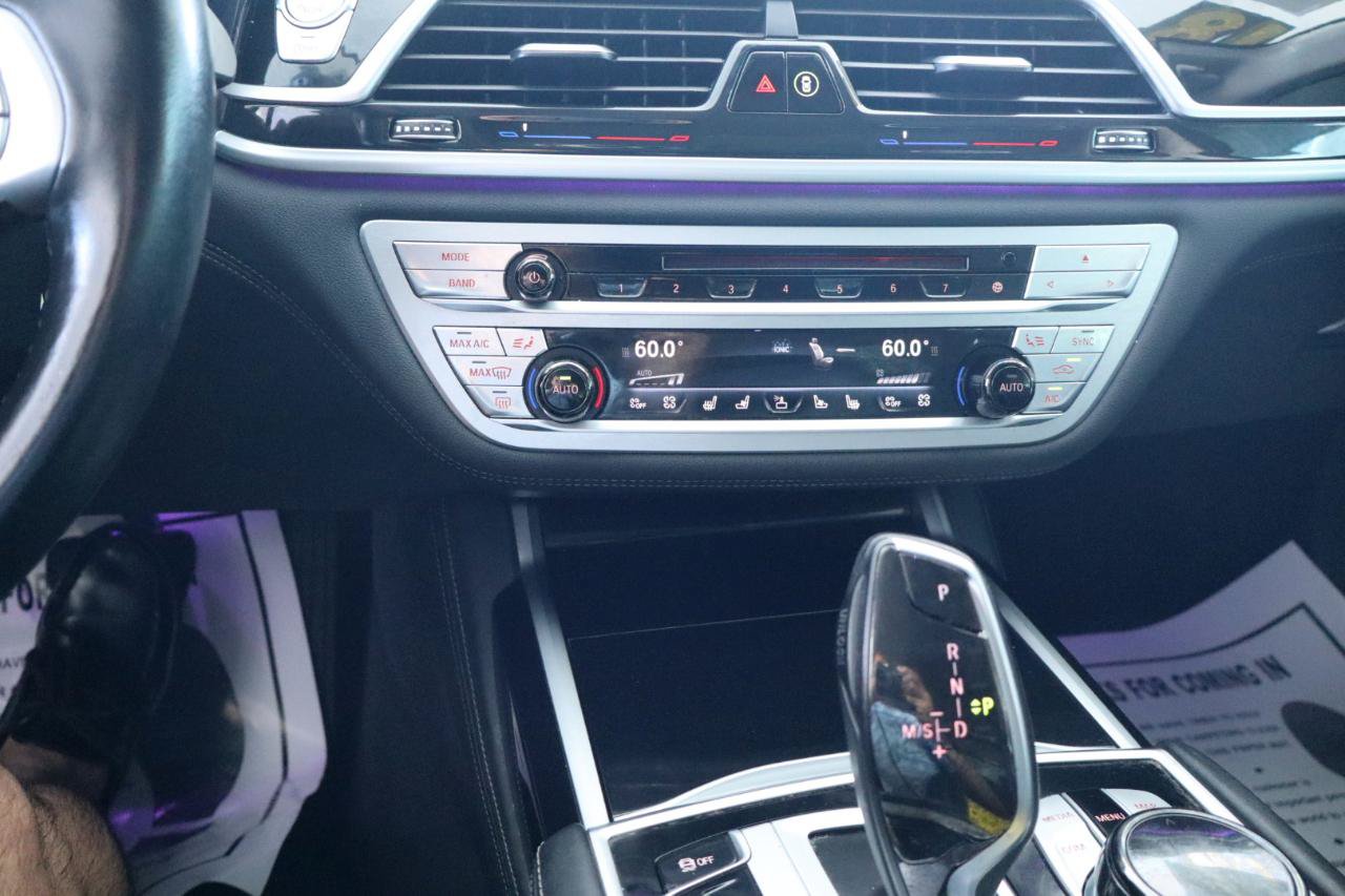 Used 2018 BMW 750i RWD image 25