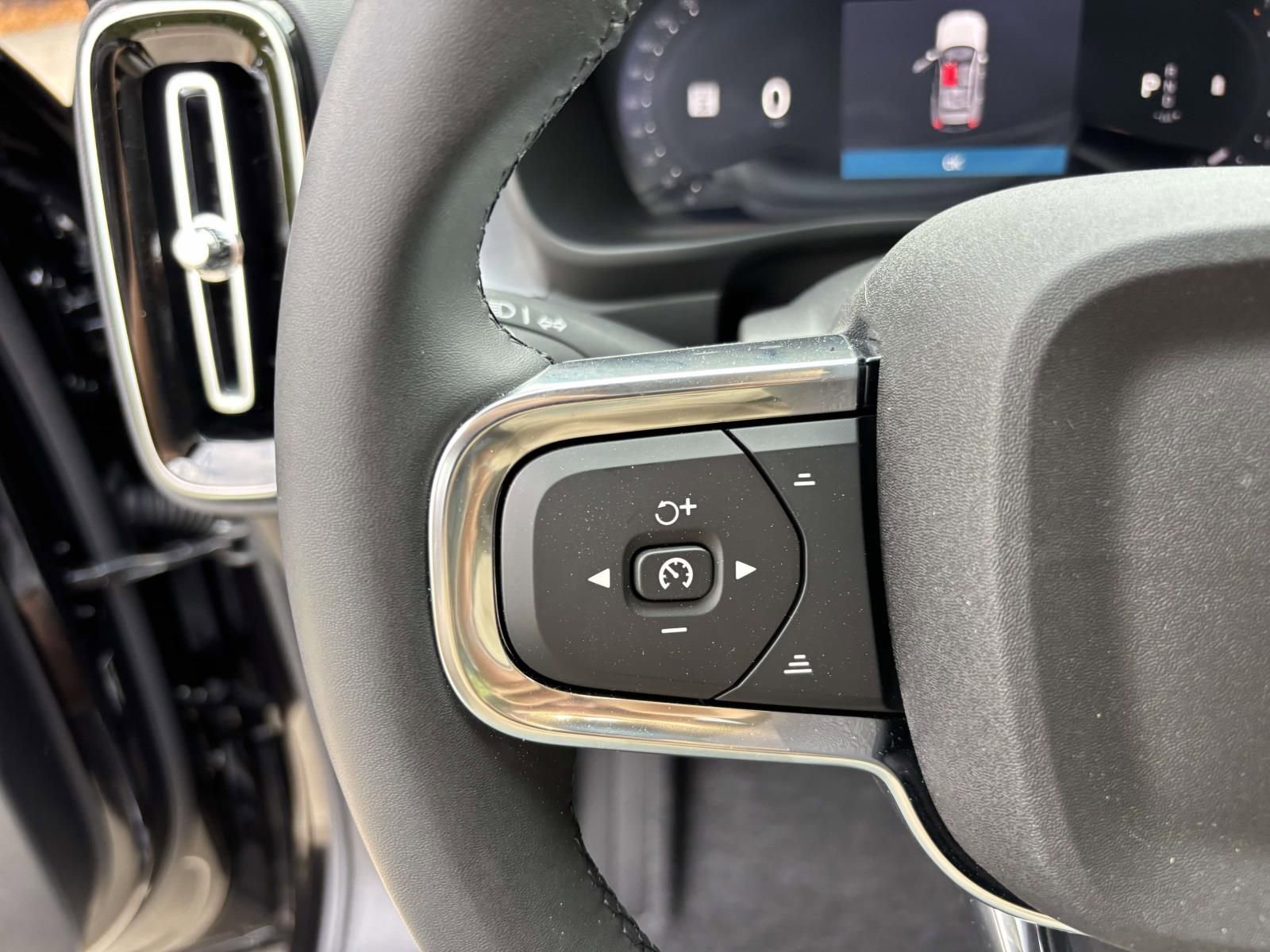 New 2026 Volvo XC40 B5 Ultra w/ Protection Package Premier image 17