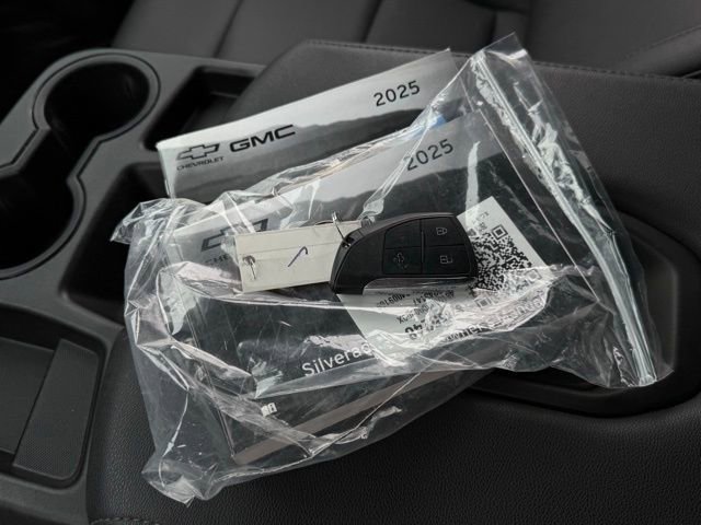 Used 2025 Chevrolet Silverado 2500 W/T image 4