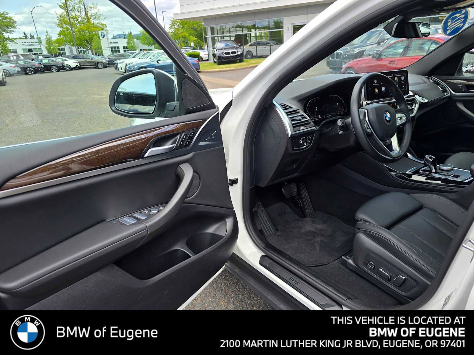 Used 2025 BMW X4 xDrive30i AWD/4WD image 21