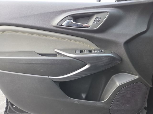 Used 2024 Chevrolet Trax ACTIV w/ Sunroof Package image 34