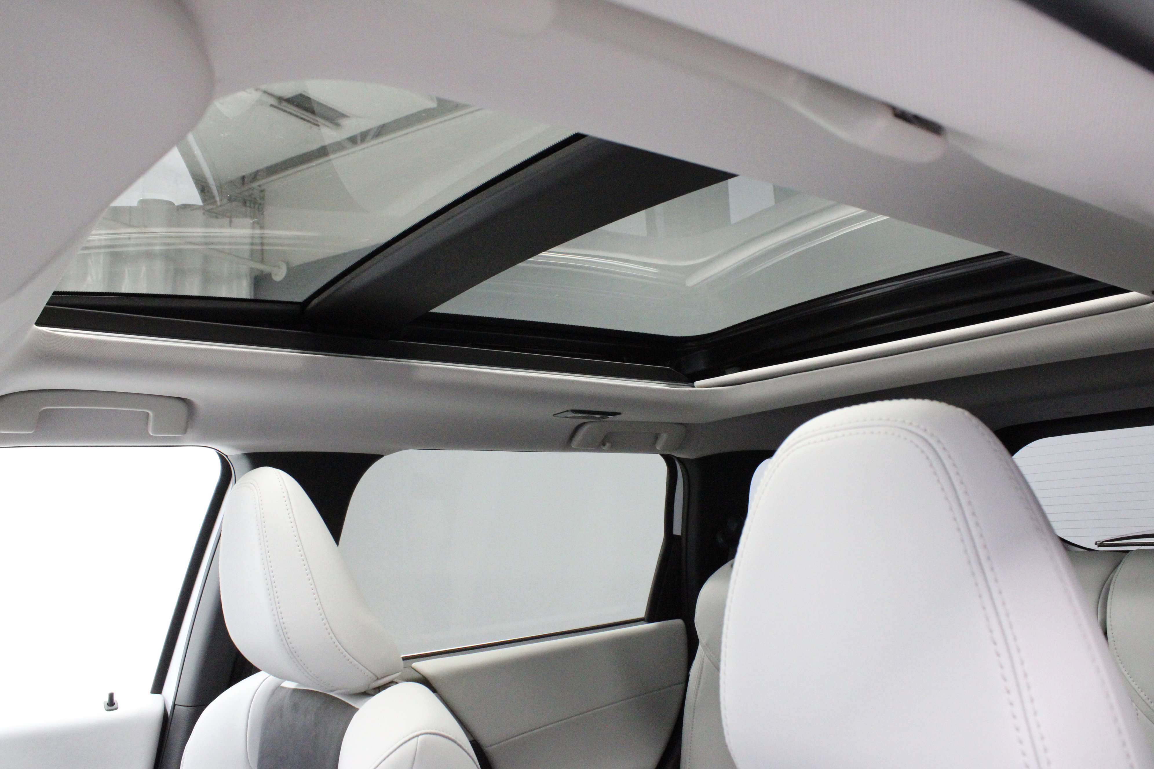 New 2025 Mitsubishi Outlander SE image 31