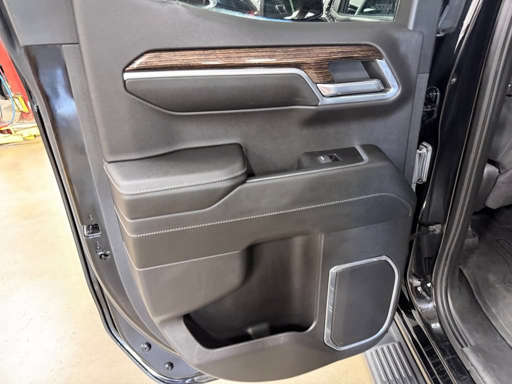 Used 2023 GMC Sierra 1500 Elevation w/ LPO, Elevation Black Package AWD/4WD image 24