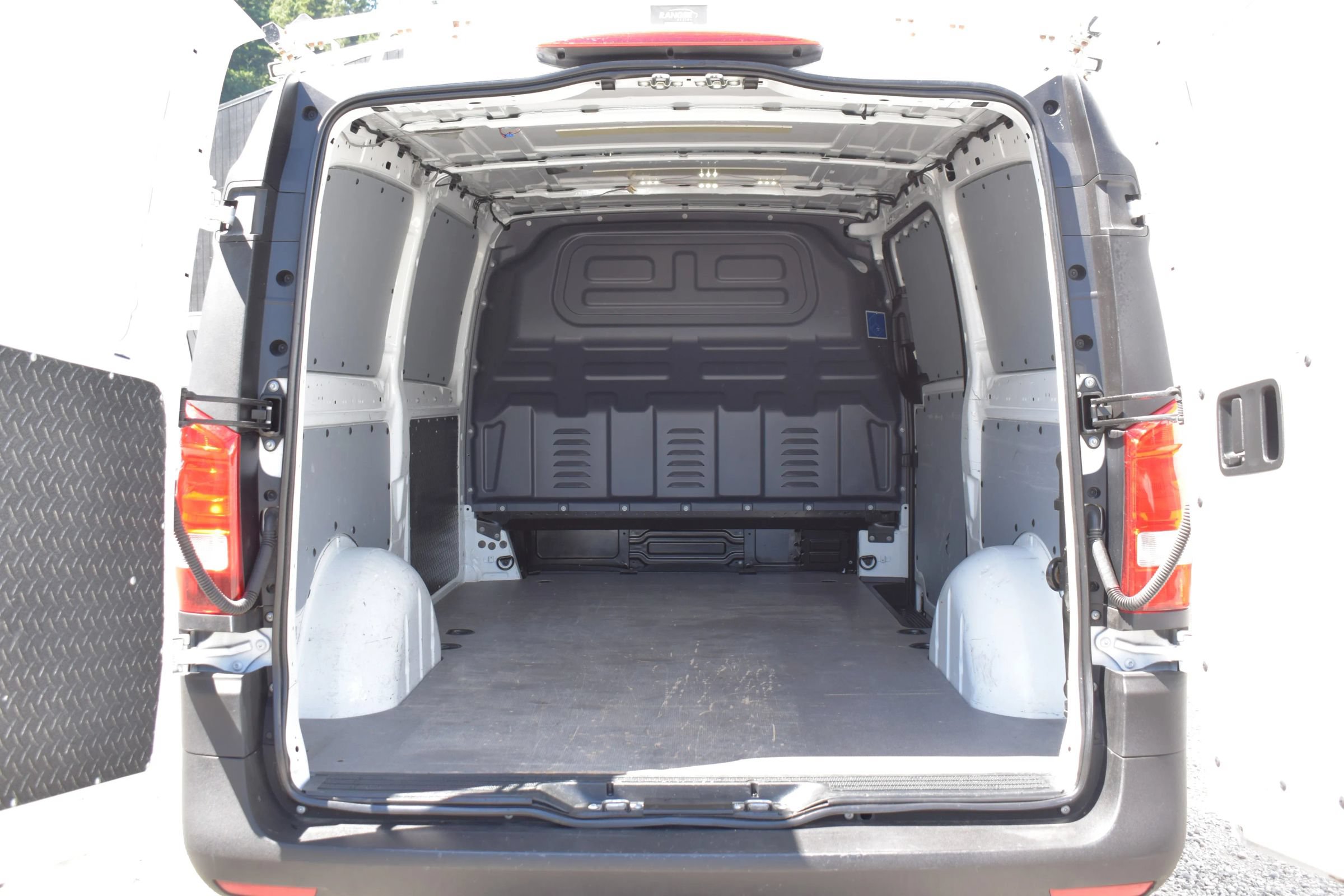 Used 2020 Mercedes-Benz Metris image 49
