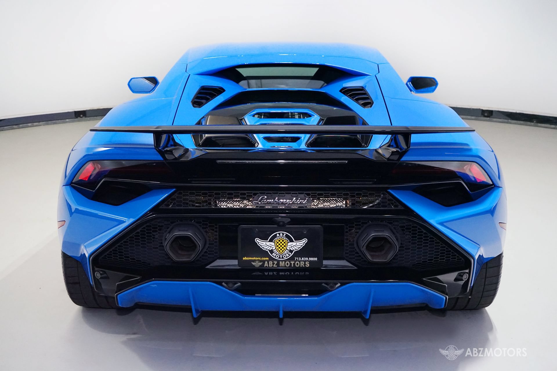 Used 2024 Lamborghini Huracan Tecnica RWD image 8