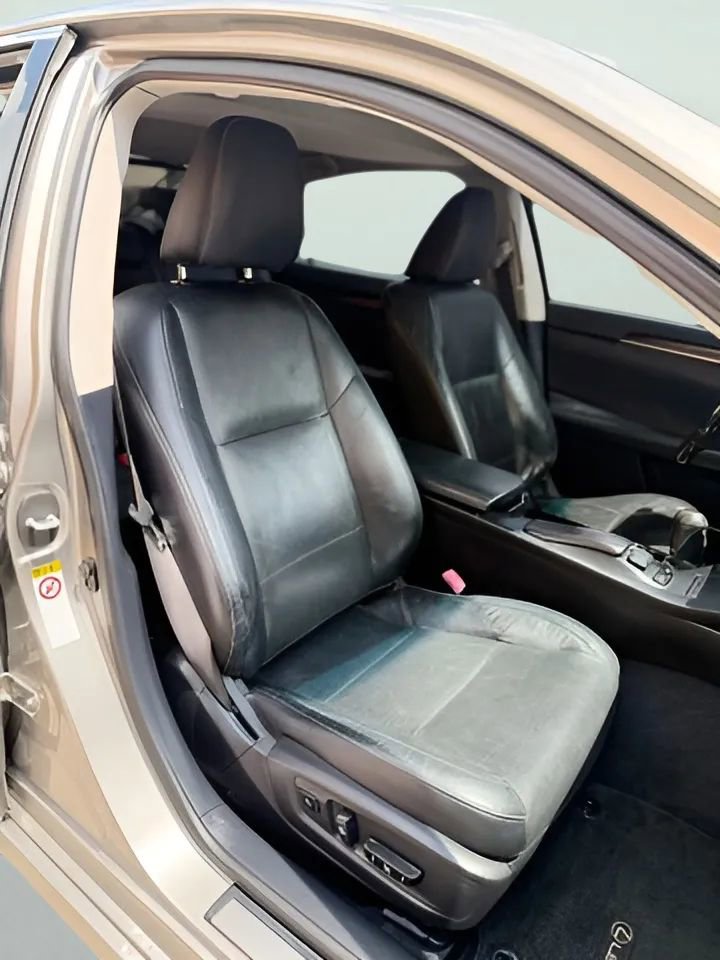 Used 2015 Lexus ES 350 w/ Luxury Package FWD image 24