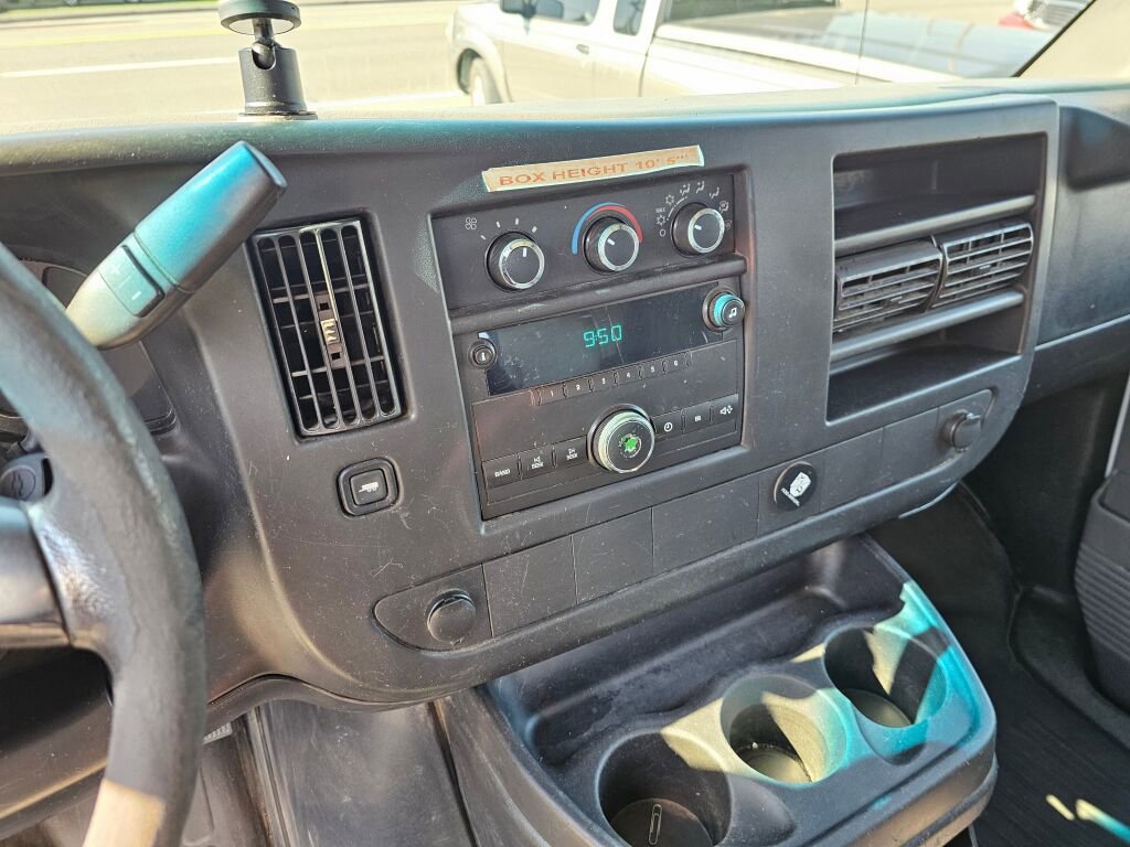 Used 2014 Chevrolet Express 3500 Extended w/ Chrome Appearance Package image 18