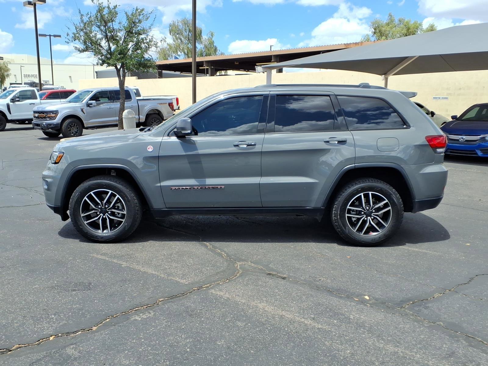 Used 2020 Jeep Grand Cherokee Trailhawk w/ Interior Metal Package AWD/4WD image 3