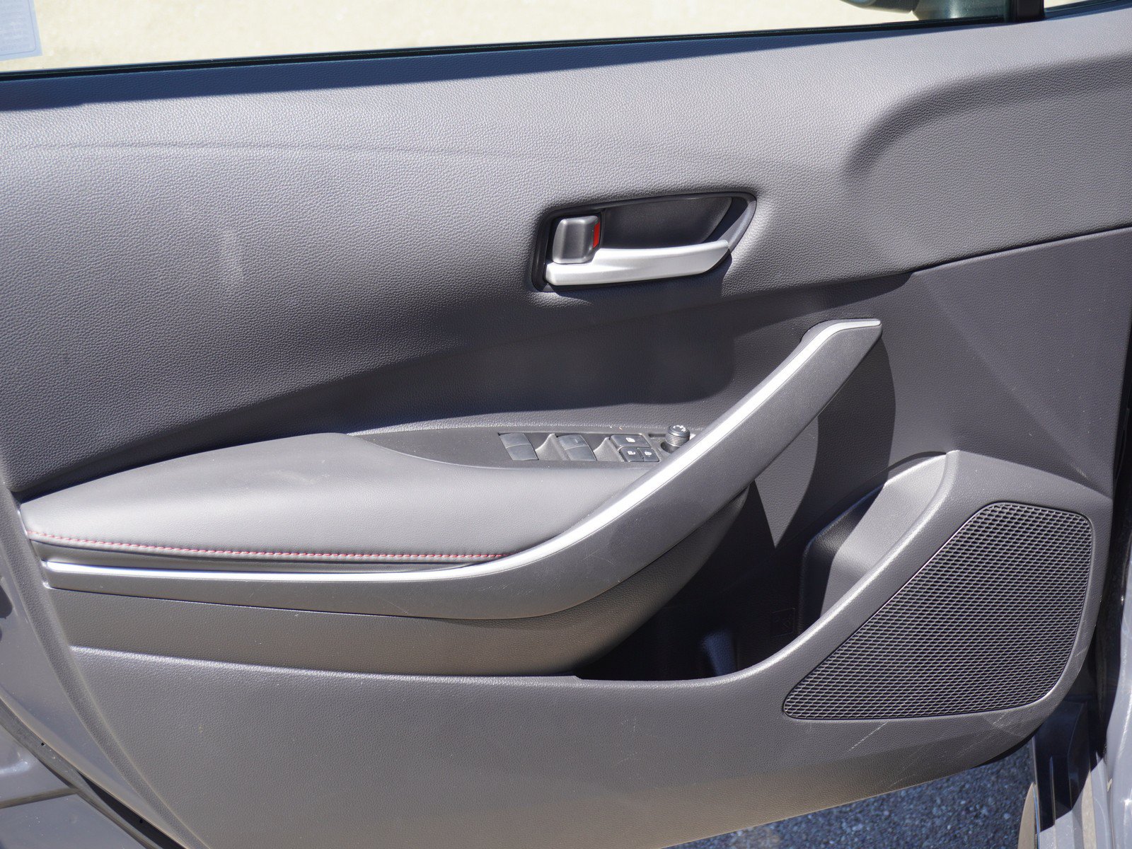 Used 2025 Toyota Corolla SE FWD image 17