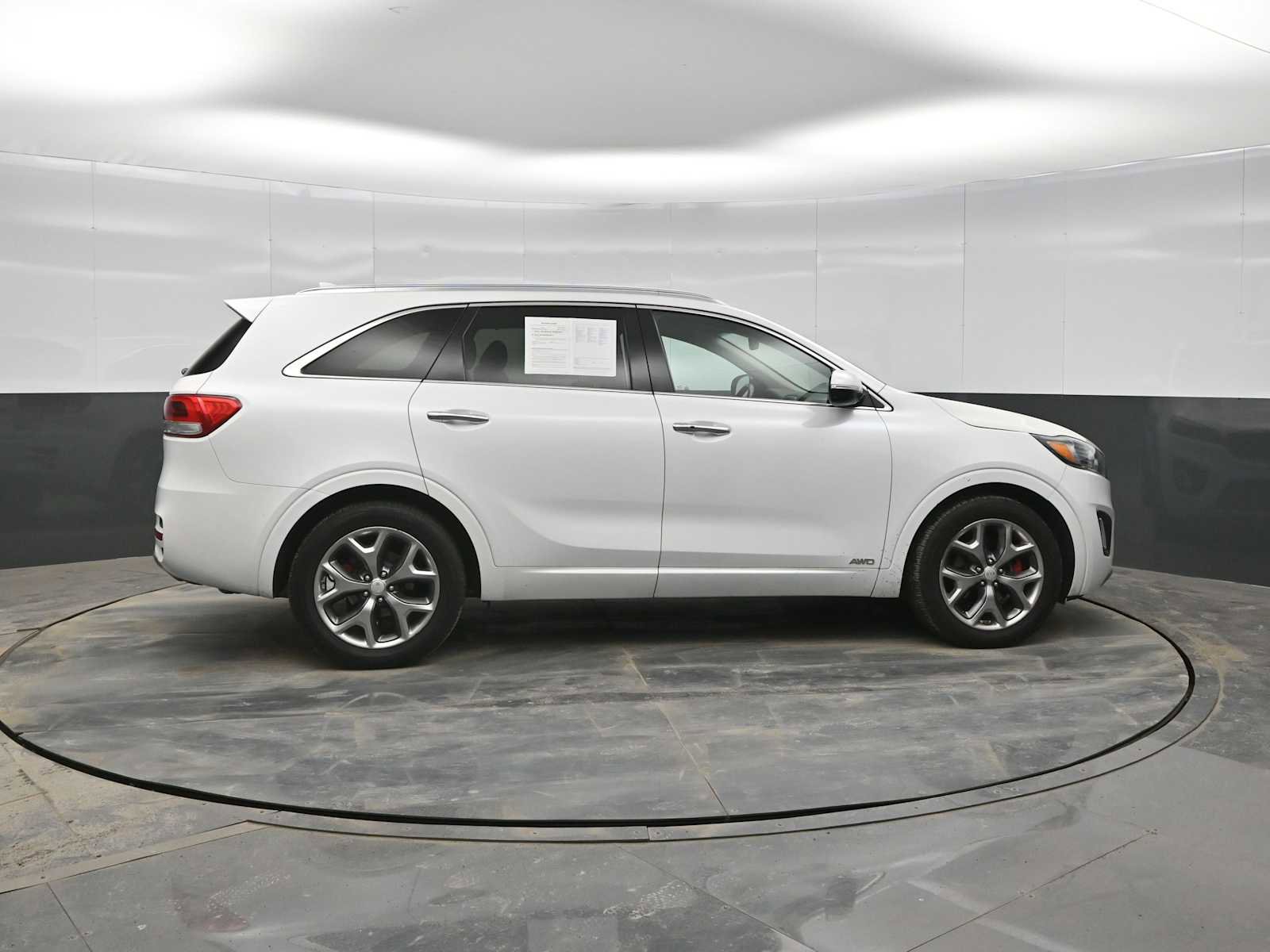 Used 2018 Kia Sorento SX image 9