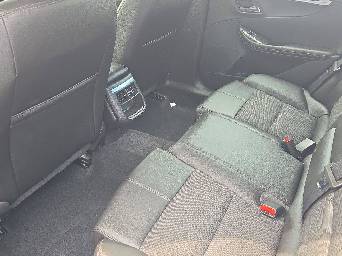 Used 2019 Chevrolet Impala LT FWD image 19