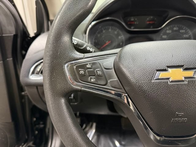 Used 2018 Chevrolet Cruze LT w/ Convenience Package FWD image 14