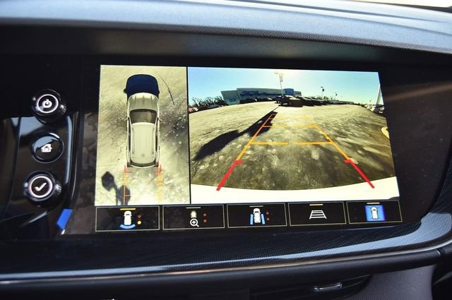 Used 2022 Buick Envision Essence w/ Technology Package I image 13