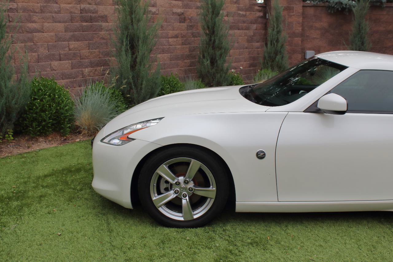 Used 2009 Nissan 370Z Touring RWD image 33