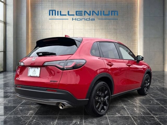 Used 2025 Honda HR-V Sport image 5
