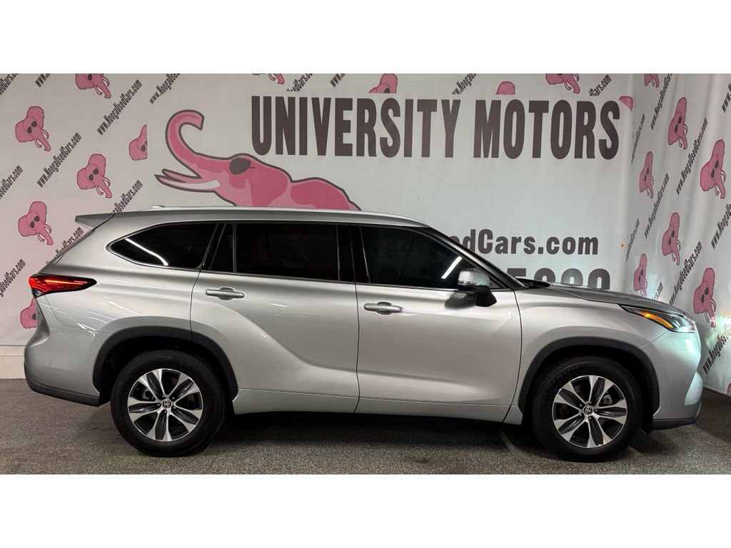 Used 2022 Toyota Highlander XLE image 10
