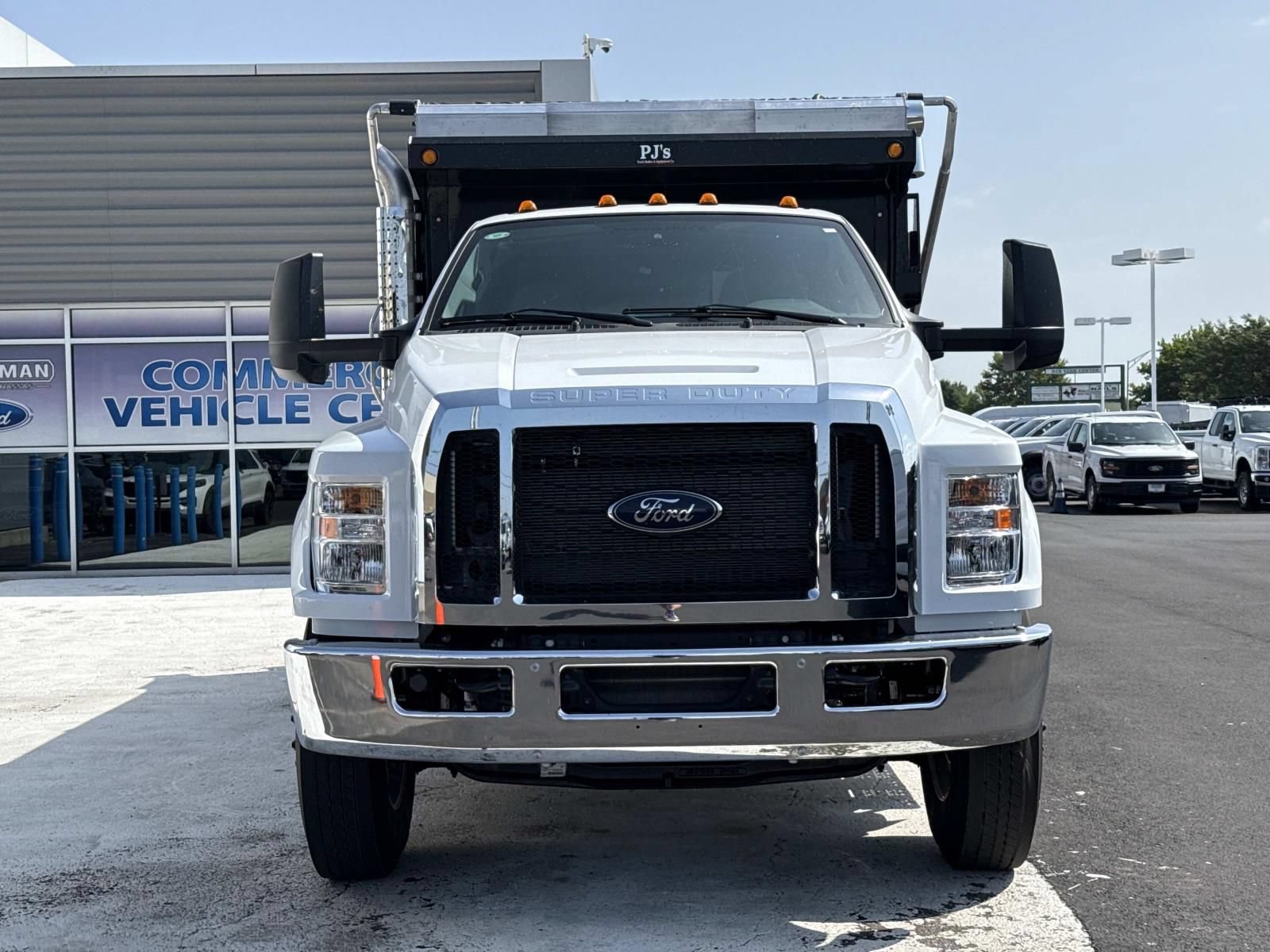 New 2027 Ford F750 2WD Regular Cab Super Duty image 8