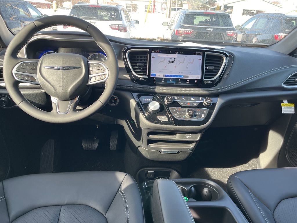 New 2026 Chrysler Pacifica Select FWD image 16