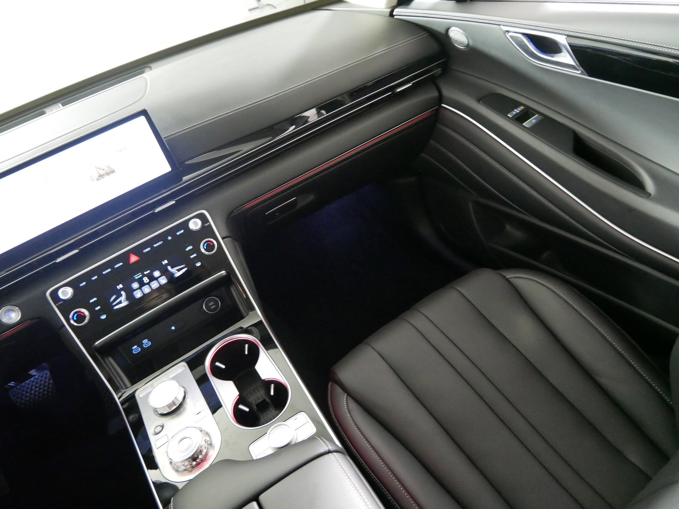 Used 2025 Genesis GV80 2.5T Standard image 11