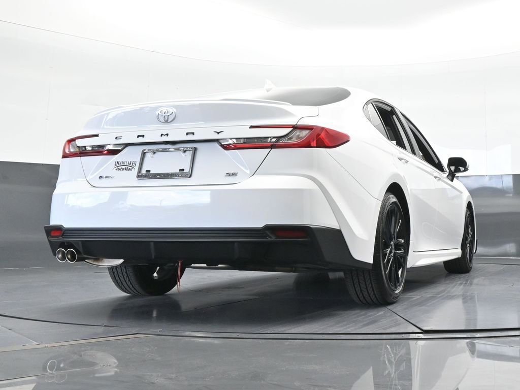 Used 2026 Toyota Camry SE image 60