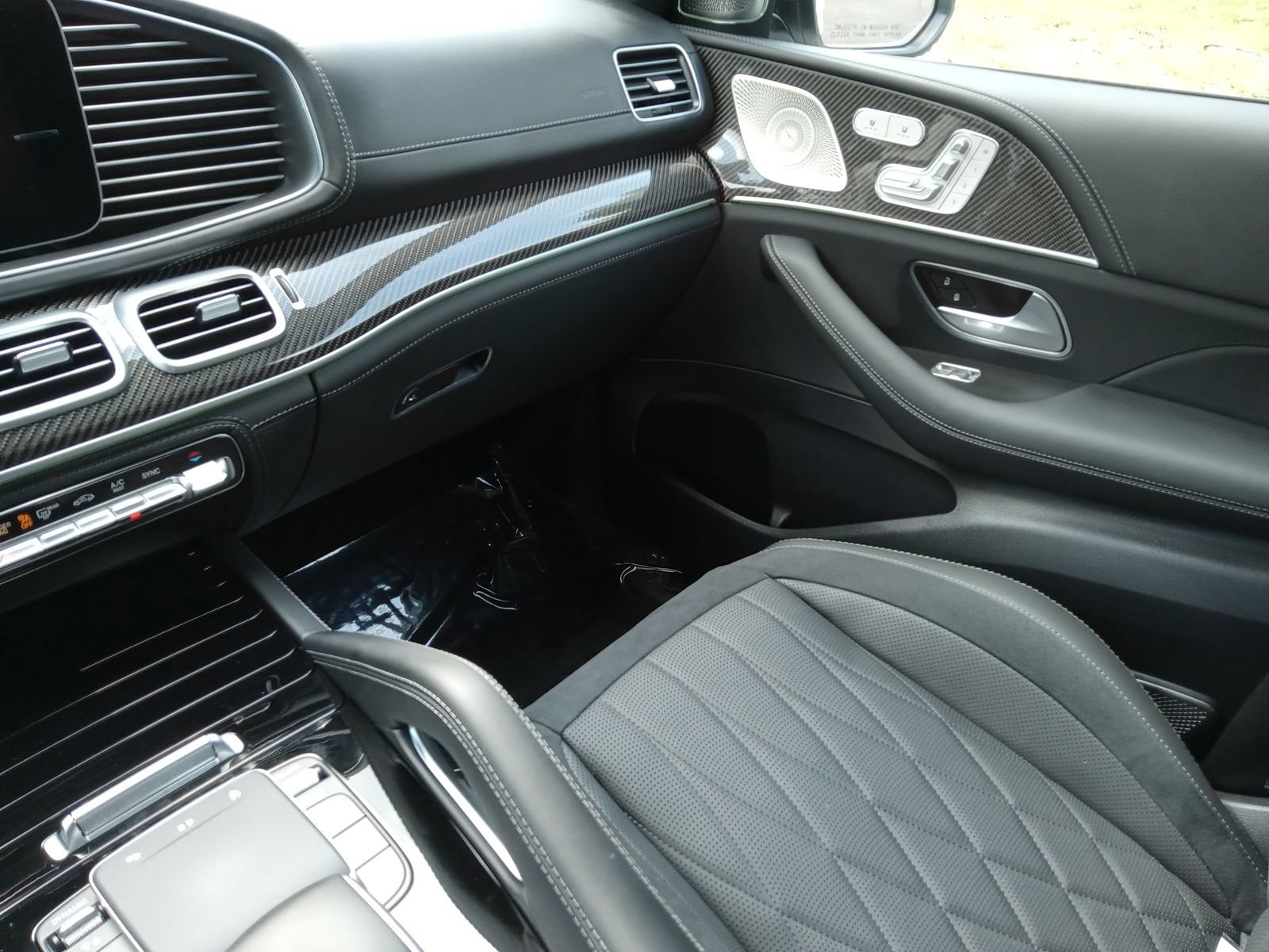 Used 2025 Mercedes-Benz GLS 63 AMG 4MATIC image 19