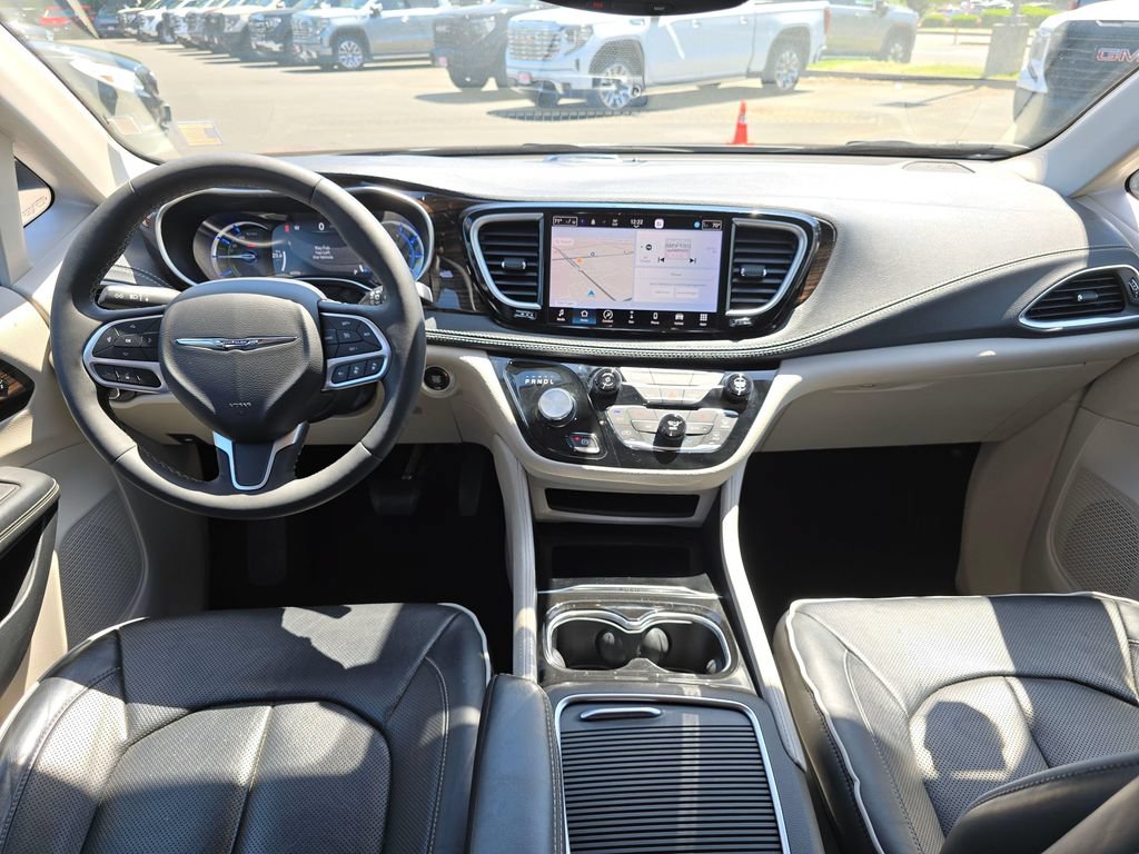 Used 2023 Chrysler Pacifica Limited FWD image 19