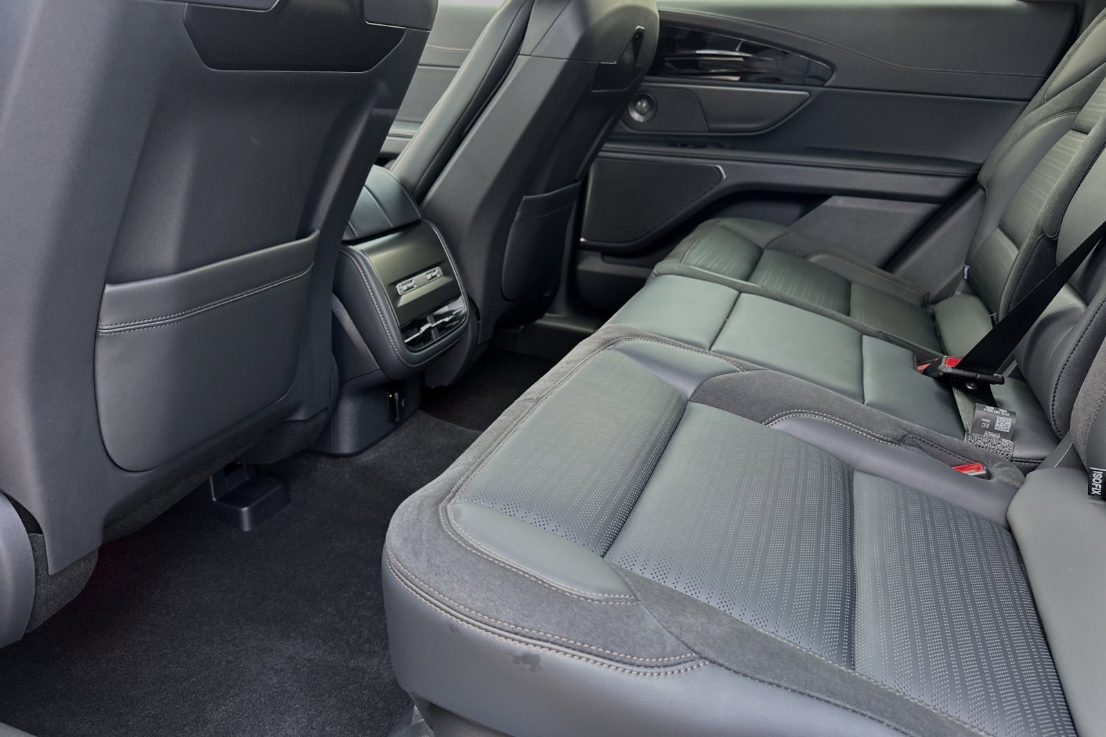 New 2024 Lincoln Nautilus Reserve w/ Equipment Group 202A image 8