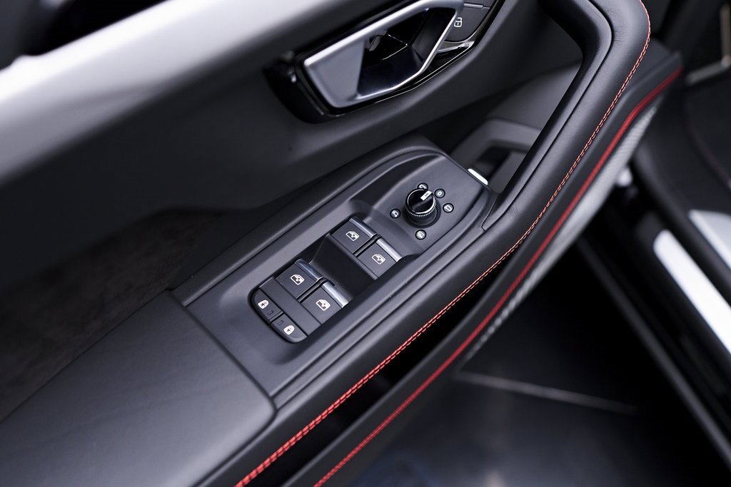 Used 2022 Lamborghini Urus image 38