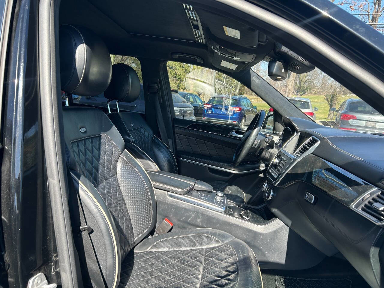 Used 2013 Mercedes-Benz GL 550 4MATIC image 37