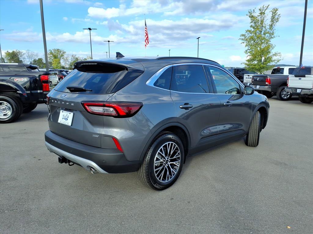 New 2026 Ford Escape SE image 3