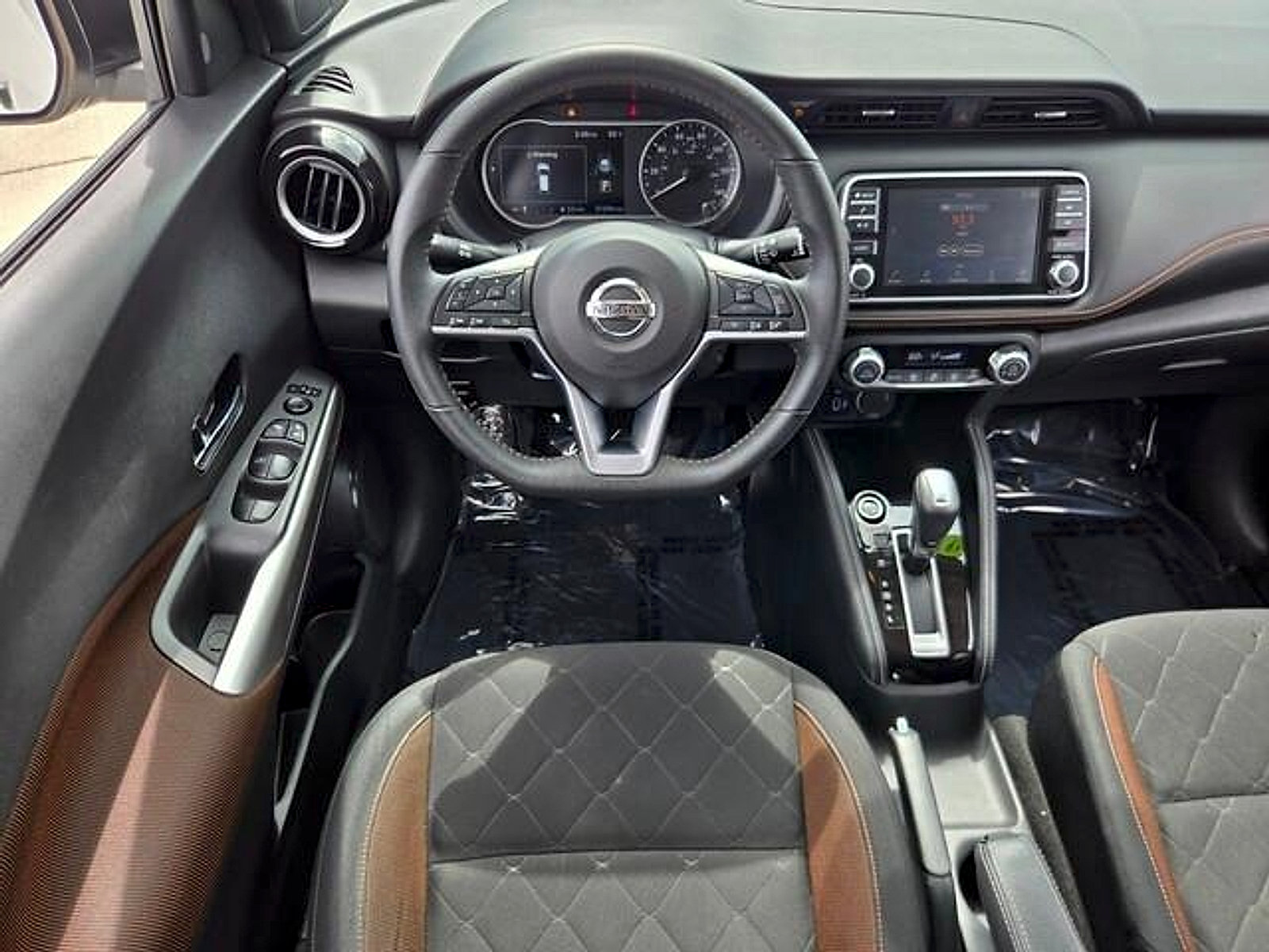 Used 2020 Nissan Kicks SR w/ Exterior Package FWD image 12