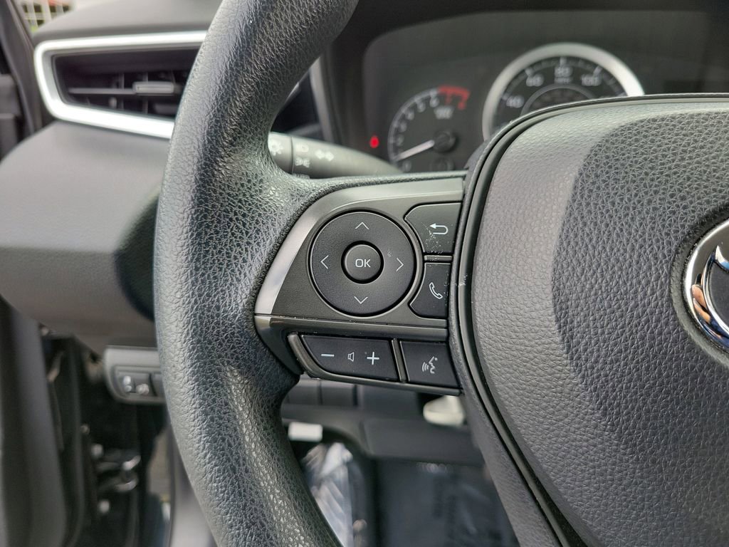 Used 2020 Toyota Corolla LE FWD image 23