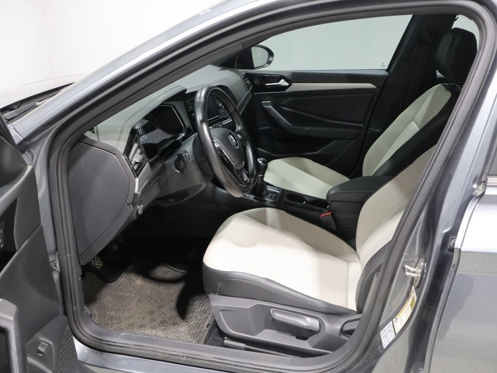 Used 2020 Volkswagen Jetta R-Line w/ R-Line Cold Weather Package FWD image 11