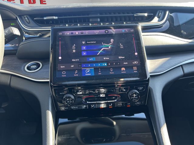 Used 2023 Jeep Grand Cherokee 4WD 4xe image 18