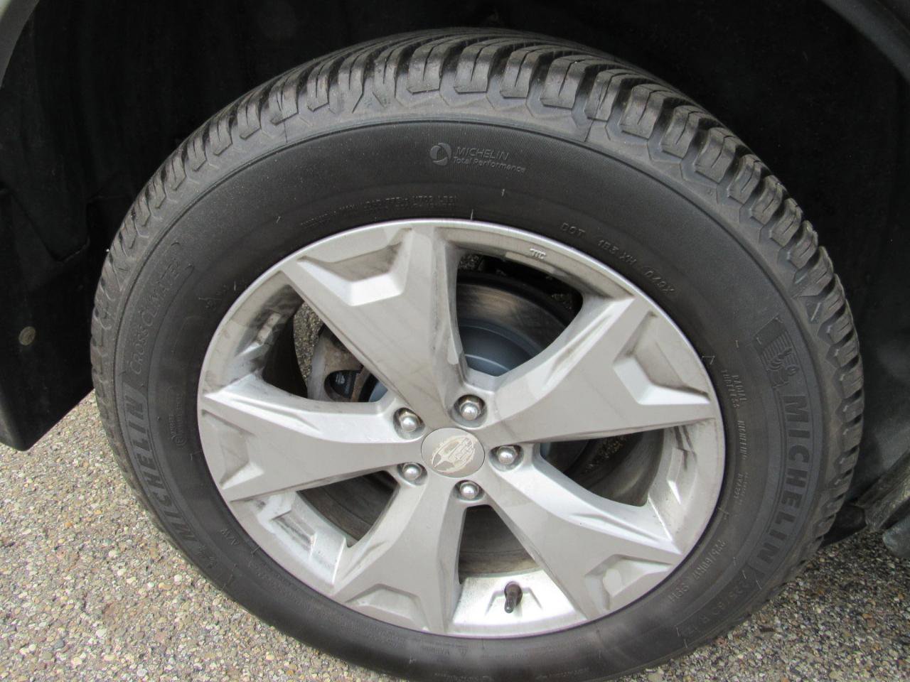 Used 2014 Subaru Forester 2.5i Touring AWD/4WD image 12