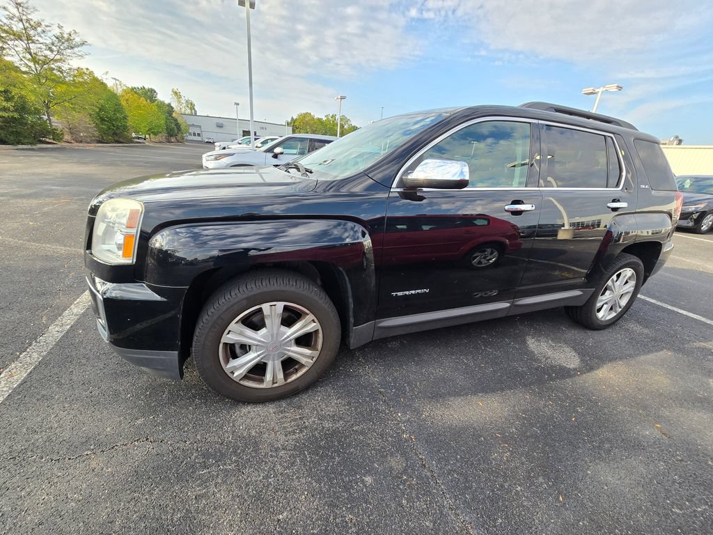 Used 2017 GMC Terrain SLE w/ Chrome Edition FWD image 4