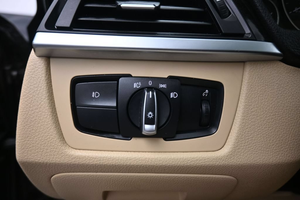 Used 2015 BMW 328i xDrive Sedan AWD/4WD image 25