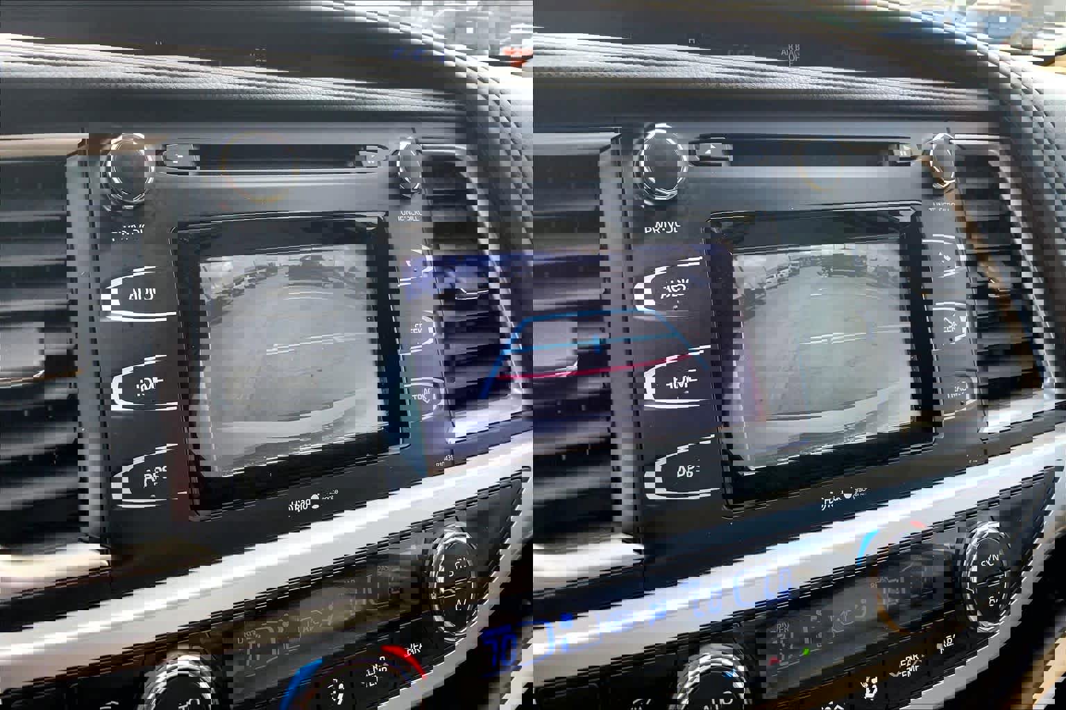 Used 2015 Toyota Highlander LE image 27